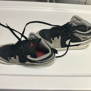Nike Air Jordan Mid 1 Black Grey Elephant 3.5Y